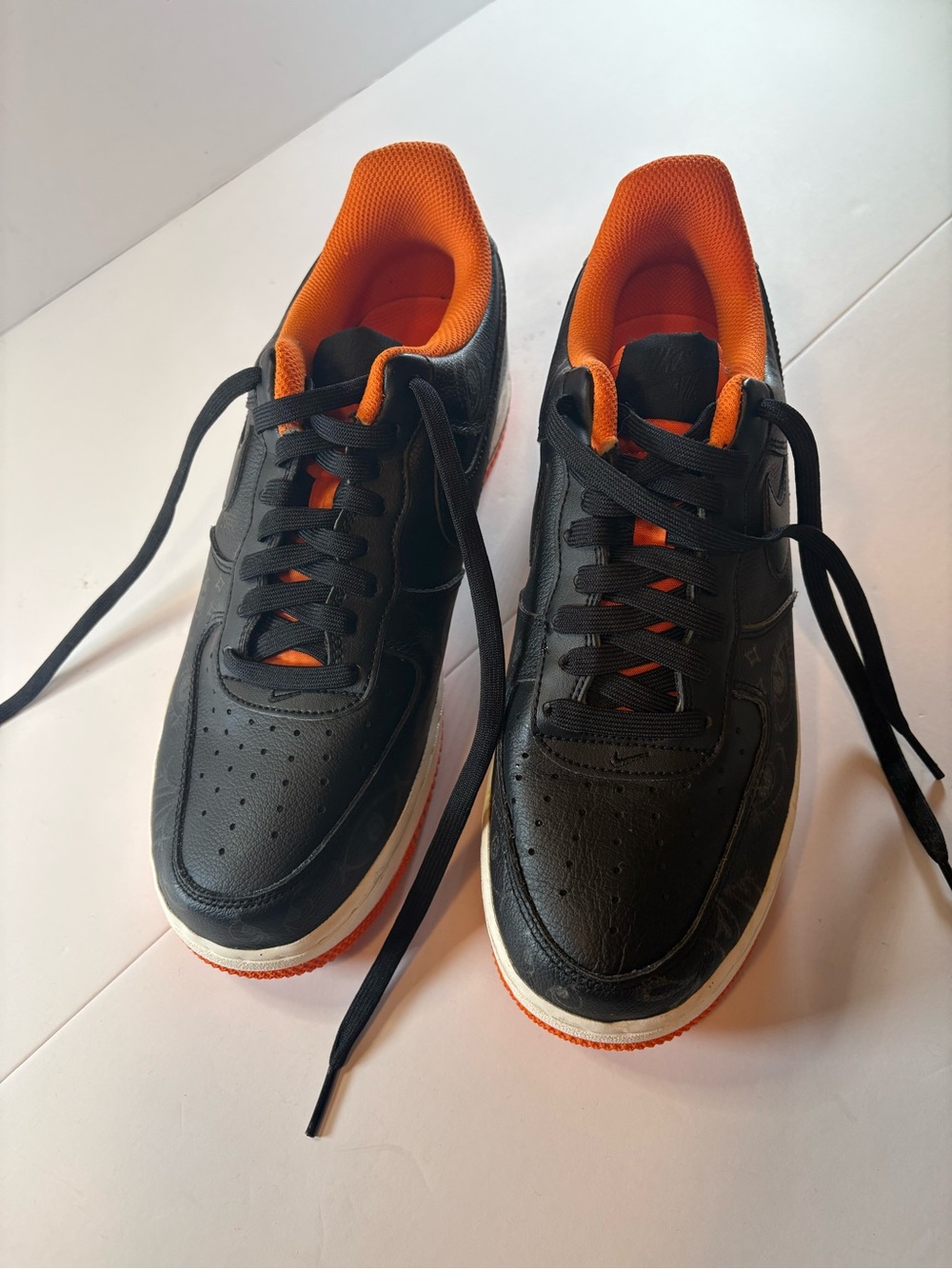 Men’s 8.5 Nike Air Force 1 07 Premium Halloween 2021
